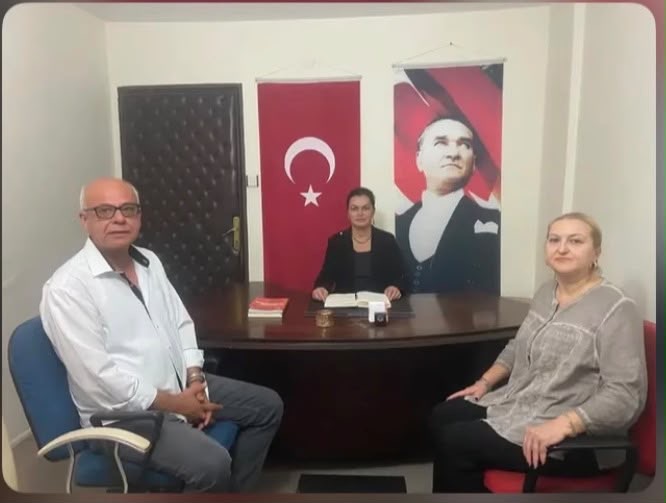 İSAF Başkanı Mehmet Şeyhmus Ensari, Epilepsi ve Yaşam Derneği Yönetim Kurulu Başkanı Ebru Öztürk ve Dernek Ankara Temsilcisi Dilek Özdemir ile bir araya geldi.